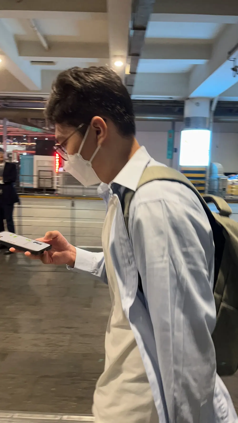 通勤 · DAILY COMMUTE